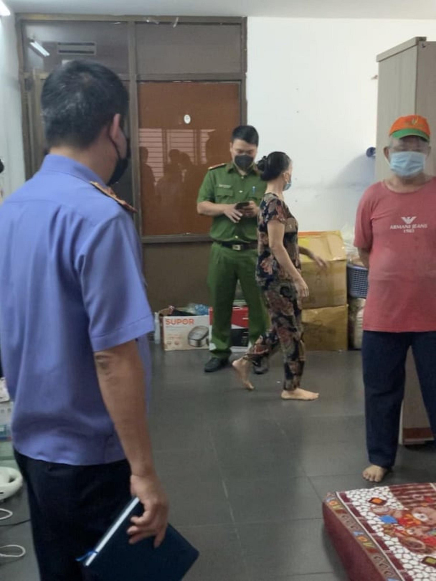 Cơ quan chức năng khám xét văn phòng công ty bà Liễu