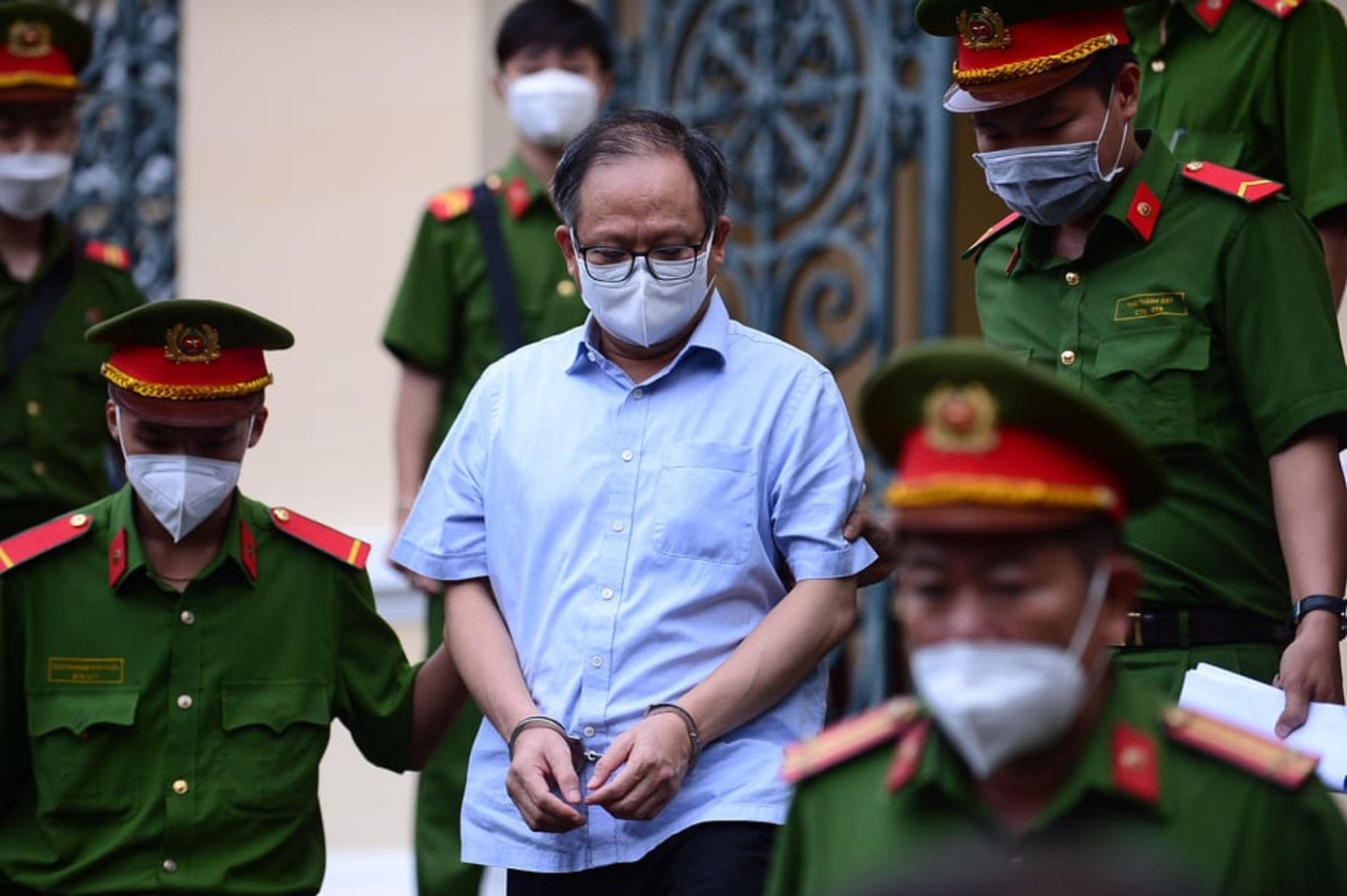 Ngoài vụ án này, trước đó ông Tất Thành Cang cũng đã bị TAND TPHCM tuyên án sơ thẩm 10 năm tù trong vụ SADECO bán rẻ 9 triệu cổ phiếu cho Nguyễn Kim. Ảnh: Tân Châu