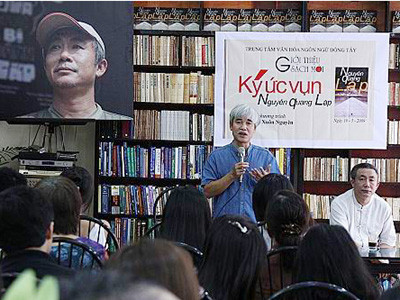 Quang cảnh cuộc ra mắt cuốn "Ký ức vụn" (ảnh lấy từ blog)