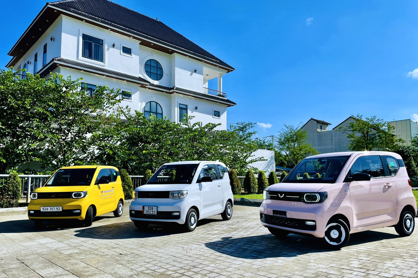 Wuling Mini EV có ngoại hình bắt mắt, thực dụng khi di chuyển trên những cung đường chật hẹp. Wuling Mini EV có ngoại hình bắt mắt, thực dụng khi di chuyển trên những cung đường chật hẹp.