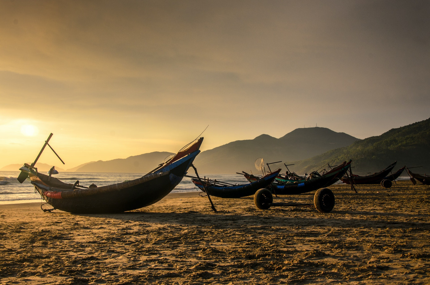 Văn hoá làng chài thu hút khách du lịch ở Lăng Cô. Văn hoá làng chài thu hút khách du lịch ở Lăng Cô.