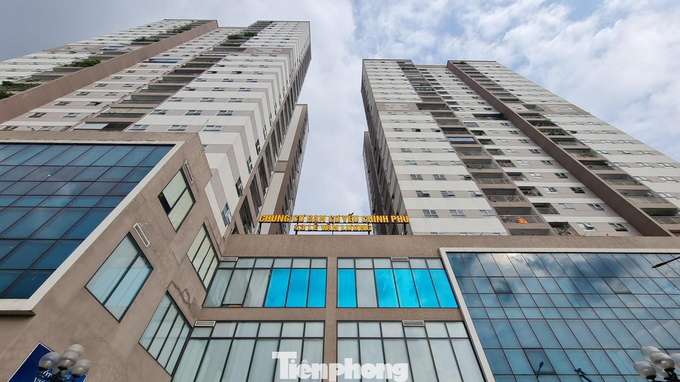 Thanh tra Bộ Xây dựng phát hiện, ô đất 1.1-CQ bên đường Lê Văn Lương (Hà Nội) là cơ quan khi di dời đi đã xây dựng dự án, công trình khu nhà ở cán bộ, nhân viên Ban Cơ yếu Chính phủ (Chung cư Ban cơ yếu Chính phủ). Ảnh: Đình Phong.