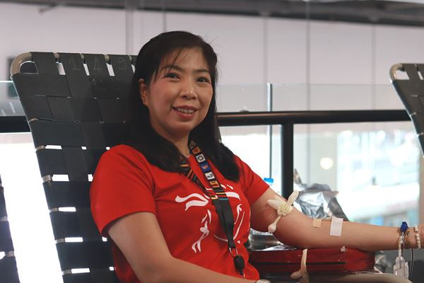 Bạn trẻ hiến giọt máu nghĩa tình tại ngày hội “Nắng Sài Gòn” ảnh 4