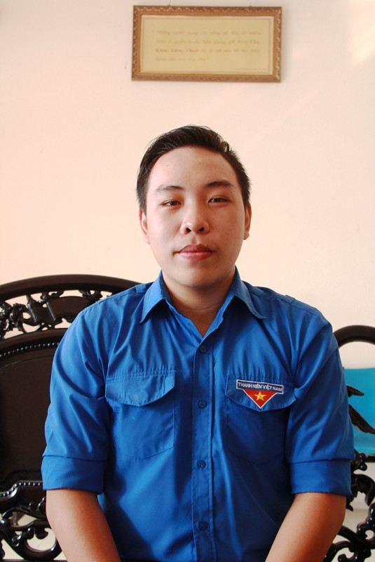 Nam sinh tạm gác bằng cử nhân lên đường nhập ngũ ảnh 3