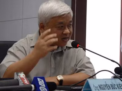 Bầu Kiên tại buổi hội thảo“Doanh nghiệp làm bóng đá và hướng đi cho bóng đá Việt Nam”. Ảnh: Pháp Luật TP.HCM. Bầu Kiên tại buổi hội thảo“Doanh nghiệp làm bóng đá và hướng đi cho bóng đá Việt Nam”. Ảnh: Pháp Luật TP.HCM