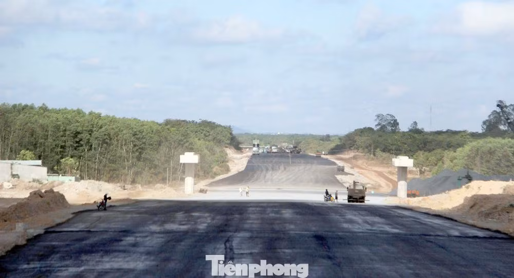 Đoạn cao tốc Phan Thiết - Dầu Giây dự kiến hoàn thành vào cuối năm nay.