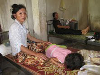 Mẹ con chị Tuyết tại bệnh viện