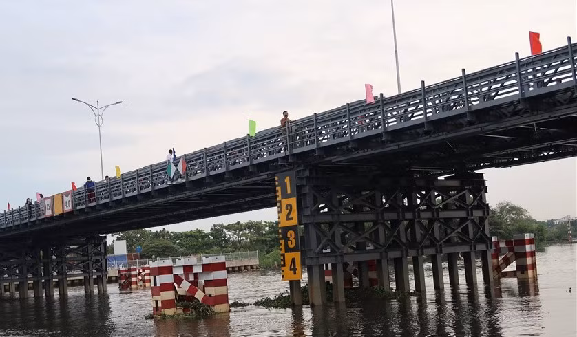 Cầu thép An Phú Đông (kết nối quận Gò Vấp với quận 12, TPHCM). Cầu thép An Phú Đông (kết nối quận Gò Vấp với quận 12, TPHCM).