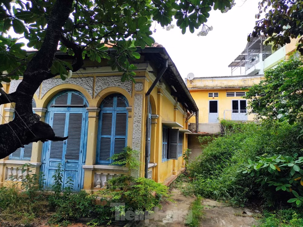 Một căn biệt thự cũ trên đường Nơ Trang Long, quận Bình Thạnh đã được phân loại để bảo tồn. Ảnh: Hữu Huy
