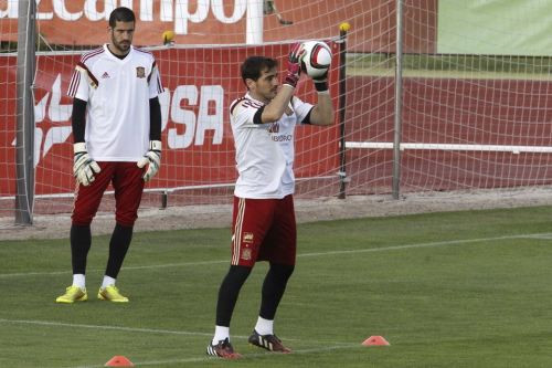 Casilla, Casillas và những cung đường zigzag ảnh 1