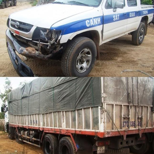 Xe quá tải rú ga vượt trạm cân, tông hỏng xe CSGT ảnh 1