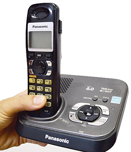 Điện thoại 'mẹ bồng con' phá sóng 3G ảnh 1