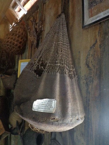 Bên trong nhà sàn cổ 130 năm tuổi của vua săn voi Buôn Đôn ảnh 10