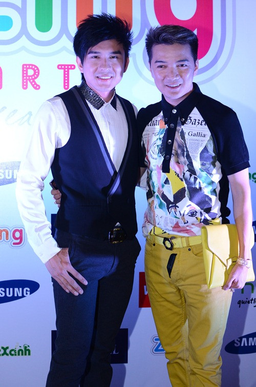 Đàm Vĩnh Hưng hội ngộ cùng Đan Trường. Đây là một trong những khoảnh khắc hiếm hoi giữa 2 ông vua làng nhạc Việt trong những năm gần đây