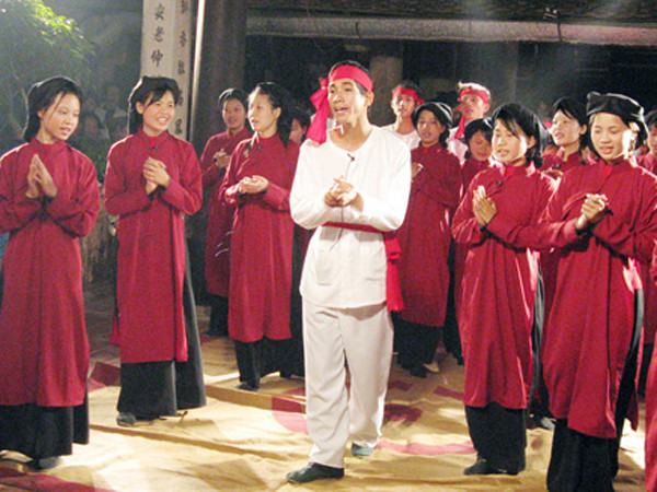 Thành nhà Hồ và hát xoan (ảnh dưới) được UNESCO vinh danh - những điểm sáng trong đời sống văn hóa văn nghệ 2011 