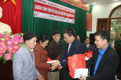 Cựu TNXP các tỉnh miền núi phía Bắc xúc động đón quà Tết sớm ảnh 3