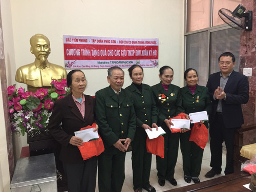 Cựu TNXP các tỉnh miền núi phía Bắc xúc động đón quà Tết sớm ảnh 9