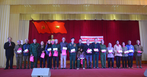 Cựu TNXP các tỉnh miền núi phía Bắc xúc động đón quà Tết sớm ảnh 5