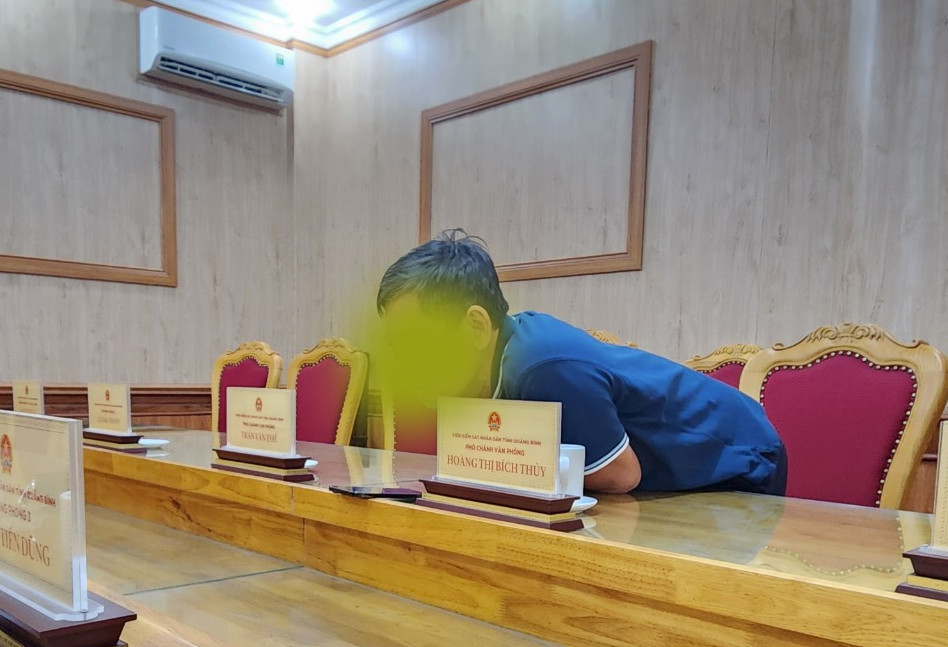 KSV L.Đ.T trong một lần làm việc với PV Tiền Phong