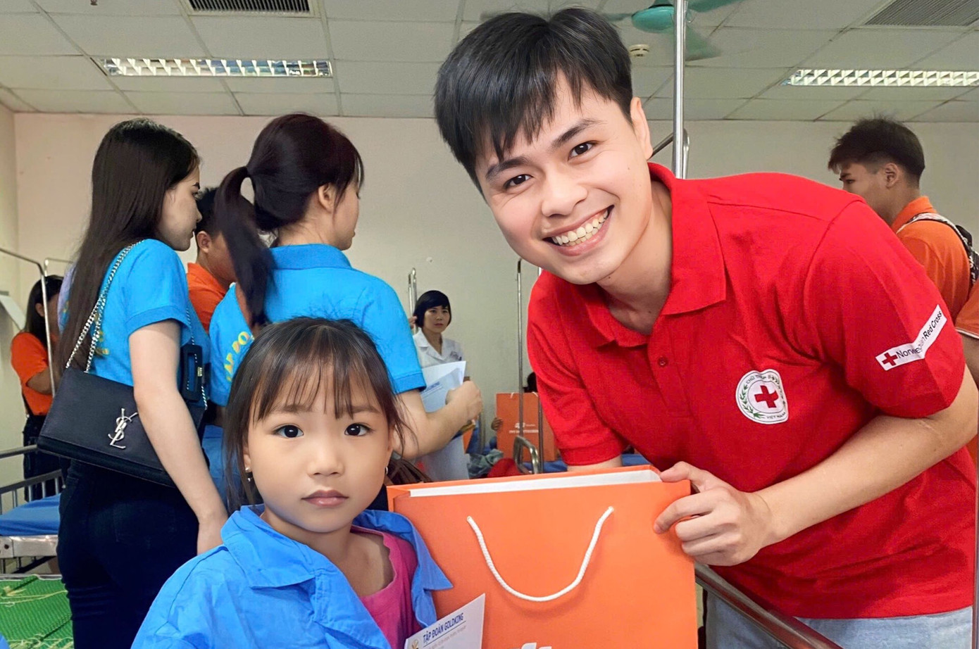 Phúc Đức là một trong những gương sáng trong hoạt động thiện nguyện của địa phương. Ảnh: NVCC