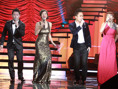 Như Bằng Kiều chia sẻ, 4 giọng hát 4 cá tính khác nhau. Tùng Dương hát như lên đồng, Hồng Nhung hát như họa mi hót, nghe Trần Thu Hà hát như đi rong chơi còn Bằng Kiều chọn cách hát như kể chuyện..