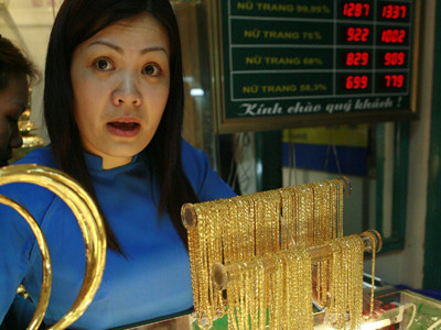 Từ 1-1, vàng trang sức xuất khẩu chịu thuế 10% . Ảnh: Hồng Vĩnh Từ 1-1, vàng trang sức xuất khẩu chịu thuế 10%