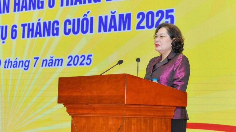 Thống đốc Ngân hàng Nhà nước Nguyễn Thị Hồng. Thống đốc Ngân hàng Nhà nước Nguyễn Thị Hồng.