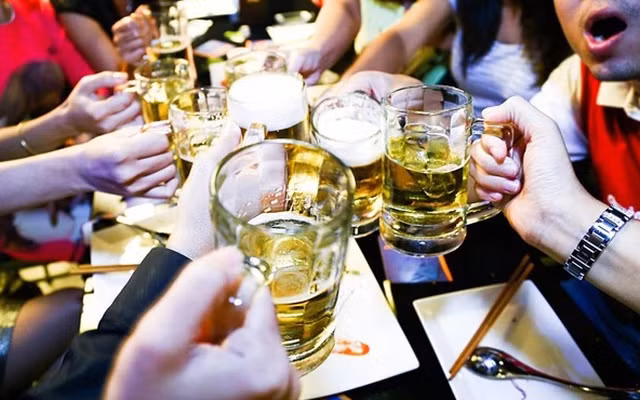 Đại diện phía doanh nghiệp cho rằng, cần bãi bỏ giấy phép kinh doanh trong lĩnh vực phân phối, bán buôn, bán lẻ rượu.