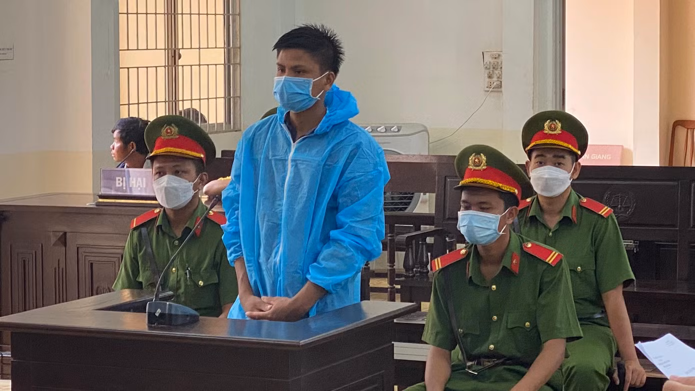 Bị cáo Chau Đươnl tại phiên toà.