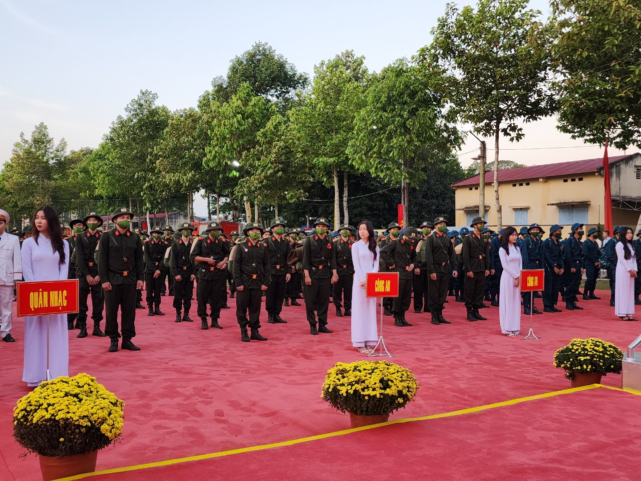 Năm nay, toàn thành phố Cần Thơ có 1.855 thanh niên tham gia nghĩa vụ quân sự. Trong đó, chỉ tiêu quốc phòng là 1.353 thanh niên (có 3 nữ); chỉ tiêu công an là 505 thanh niên - Ảnh: Kim Hà.