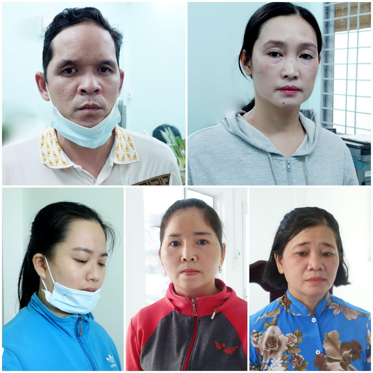 Các đối tượng bị khởi tố và cấm đi khởi nơi cư trú. Các đối tượng bị khởi tố và cấm đi khởi nơi cư trú.