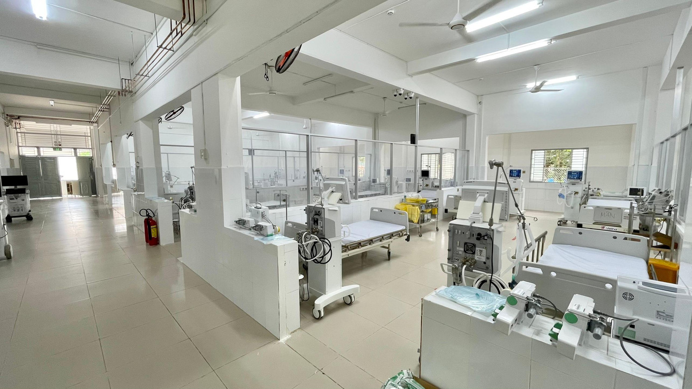 Bên trong Trung tâm Hồi sức tích cực quốc gia điều trị COVID-19 đặt tại bệnh viện Đa khoa Trung ương Cần Thơ. Bên trong Trung tâm Hồi sức tích cực quốc gia điều trị COVID-19 đặt tại bệnh viện Đa khoa Trung ương Cần Thơ.