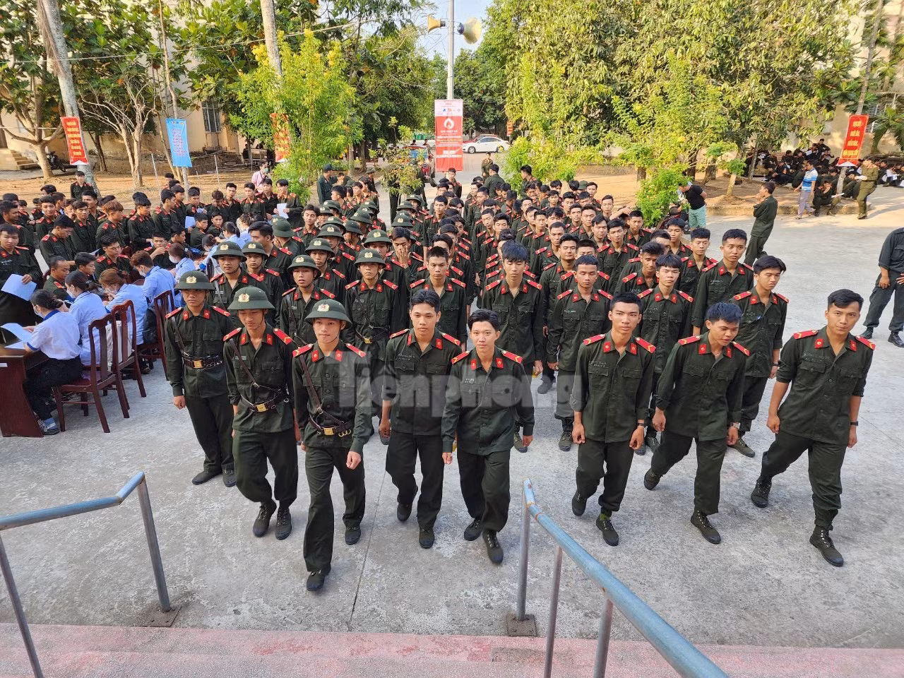 Dịp này, Trung đoàn Cảnh sát Cơ động Tây Nam Bộ huy động 550 cán bộ chiến sĩ hiến máu tại ngày hội Chủ nhật Đỏ. Ảnh: Kim Hà. Dịp này, Trung đoàn Cảnh sát Cơ động Tây Nam Bộ huy động 550 cán bộ chiến sĩ hiến máu tại ngày hội Chủ nhật Đỏ. Ảnh: Kim Hà.