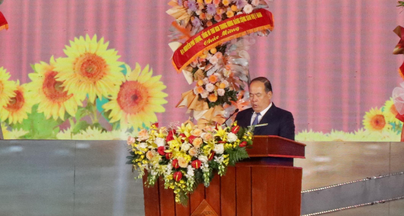 Ông Nguyễn Thanh Bình - Chủ tịch UBND tỉnh An Giang, ôn lại truyền thống lịch sử, quá trình hình thành và phát triển tỉnh An Giang. Ông Nguyễn Thanh Bình - Chủ tịch UBND tỉnh An Giang, ôn lại truyền thống lịch sử, quá trình hình thành và phát triển tỉnh An Giang.