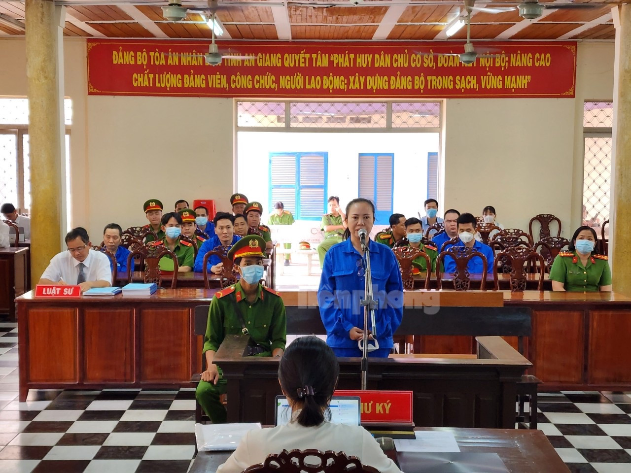 Quang cảnh phiên xét hỏi ngày 17/2. Ảnh: Kim Hà.