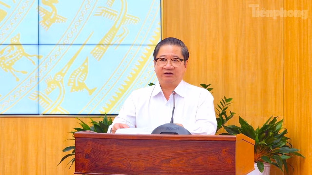 Ông Trần Việt Trường - Chủ tịch UBND TP Cần Thơ đã chỉ đạo UBND các quận, huyện và cơ quan liên quan tăng cường rà soát, kiểm tra các công trình xây dựng không phép, trái phép. Ảnh: Kim Hà. Ông Trần Việt Trường - Chủ tịch UBND TP Cần Thơ đã chỉ đạo UBND các quận, huyện và cơ quan liên quan tăng cường rà soát, kiểm tra các công trình xây dựng không phép, trái phép. Ảnh: Kim Hà.