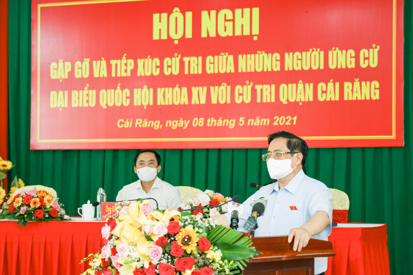 Thủ tướng Phạm Minh Chính trả lời cử tri quận Cái Răng, TP Cần Thơ - Ảnh: Kim Hà.