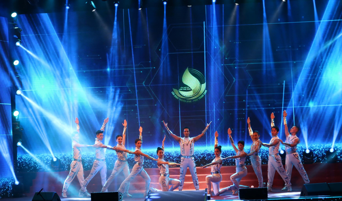 Chương trình nghệ thuật đặc sắc trong buổi lễ khai mạc - Ảnh: Kim Hà.