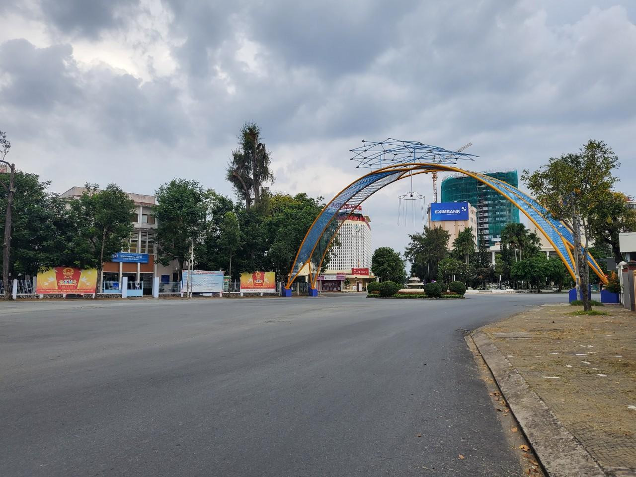 Cần Thơ tiếp tục giãn cách xã hội theo Chỉ thị 16 đến 0h 18/9 - Ảnh: Kim Hà.