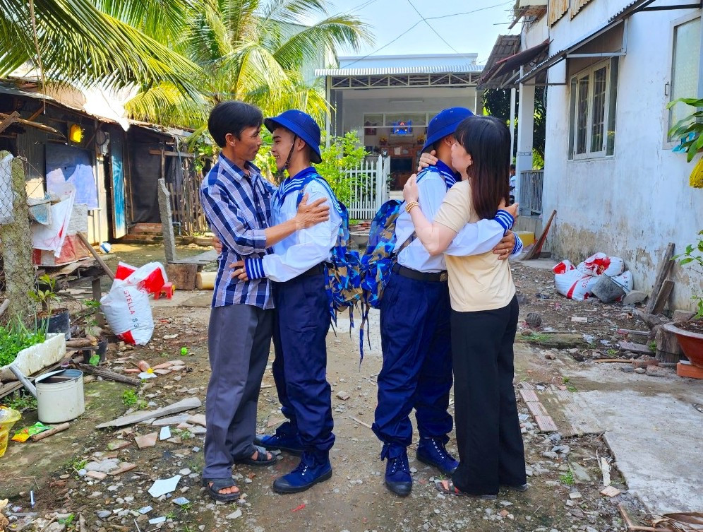 Hai bạn trẻ mong muốn, trong môi trường mới, bản thân sẽ trưởng thành, tự tin hơn để cha mẹ tự hào.