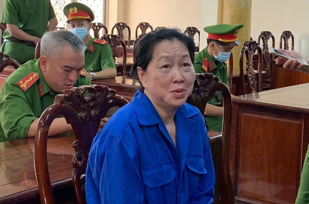 Bà trùm buôn lậu Nguyễn Thị Kim Hạnh tại phiên toà.