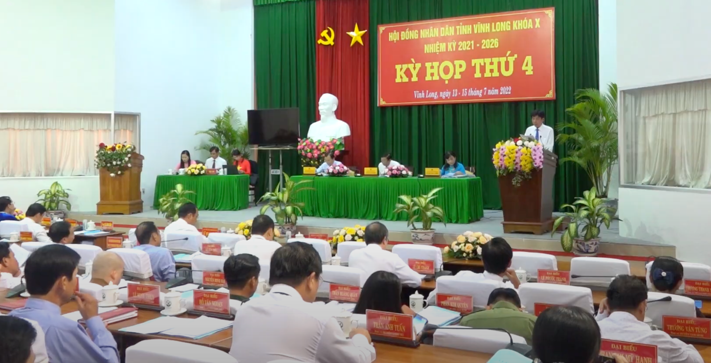 Quang cảnh kì họp.