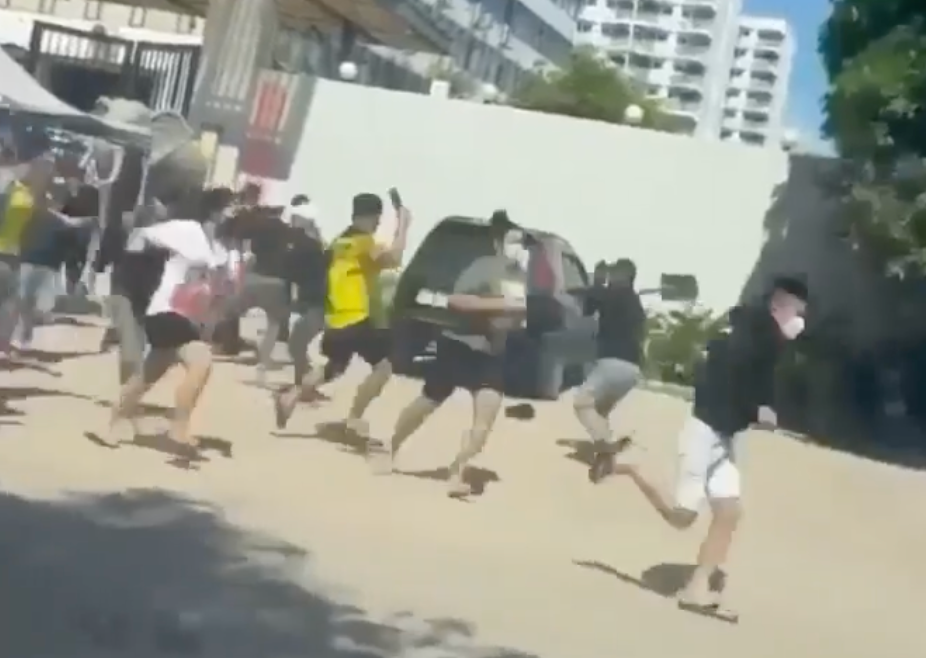 Các đối tượng tháo chạy khỏi casino khai bị lừa sang Campuchia làm việc nhẹ lương cao. Các đối tượng tháo chạy khỏi casino khai bị lừa sang Campuchia làm việc nhẹ lương cao.