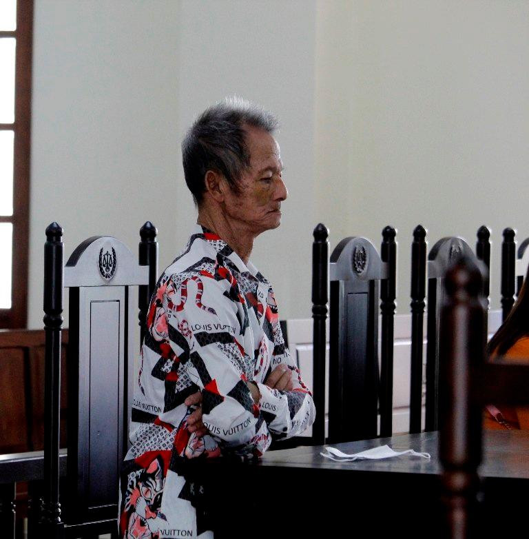 Bị cáo Thông tại phiên toà. Bị cáo Thông tại phiên toà.