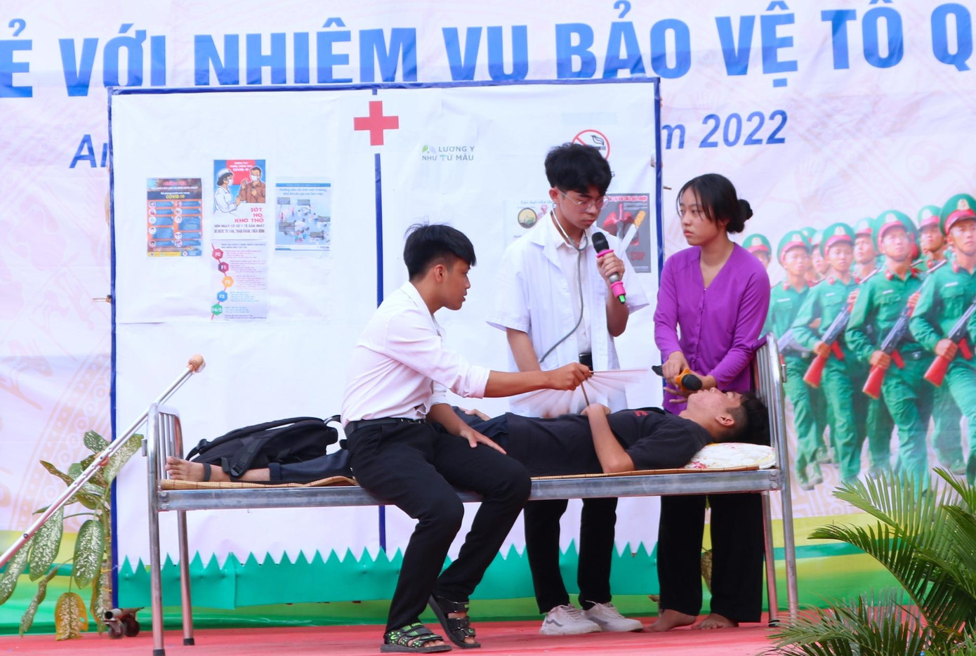 Các bạn học sinh cũng vào vai rất "ngọt", xứng đáng là những tuyên truyền viên trẻ - Ảnh: Kim Hà. Các bạn học sinh cũng vào vai rất "ngọt", xứng đáng là những tuyên truyền viên trẻ - Ảnh: Kim Hà.