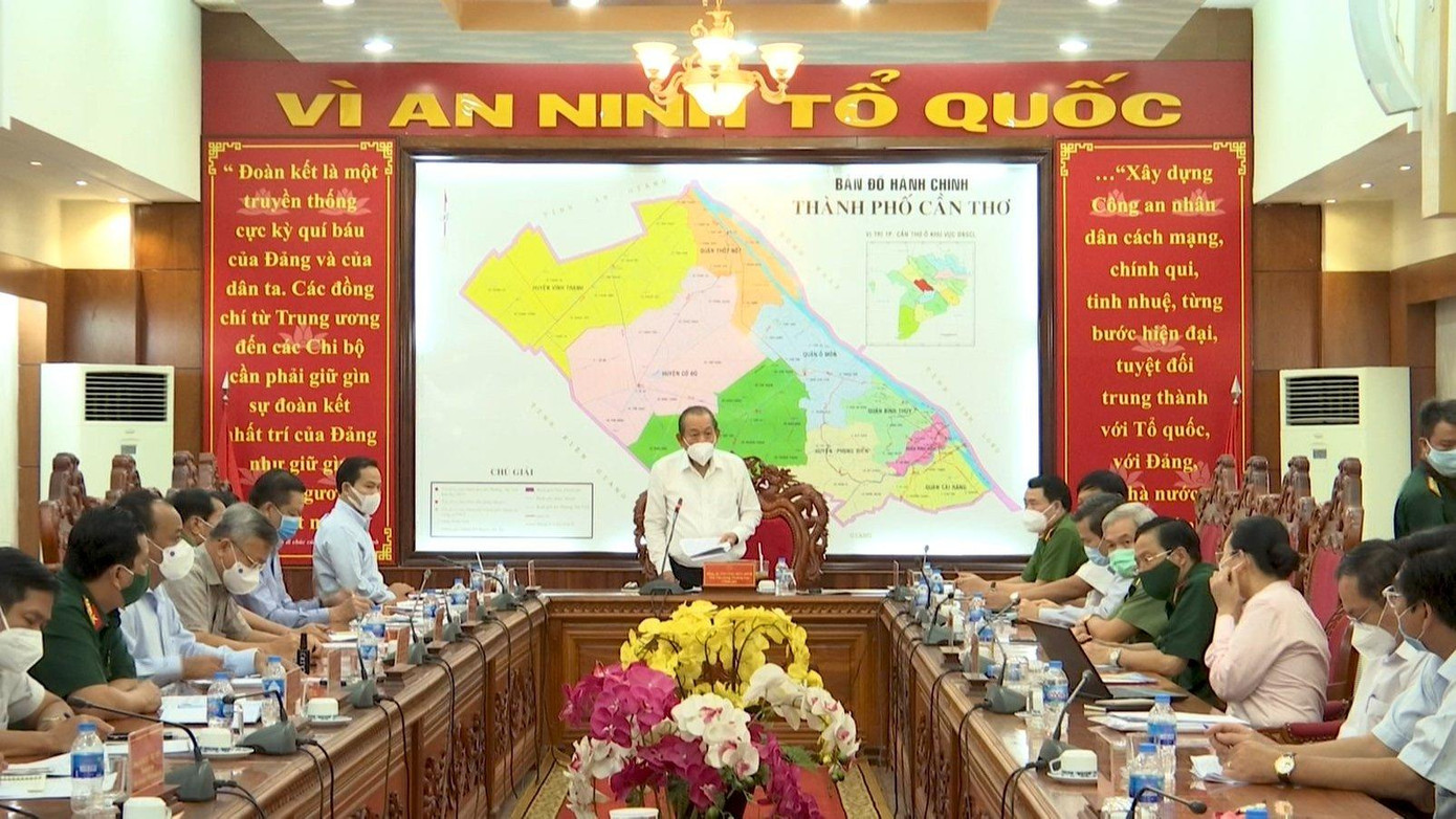 Quang cảnh buổi làm việc.