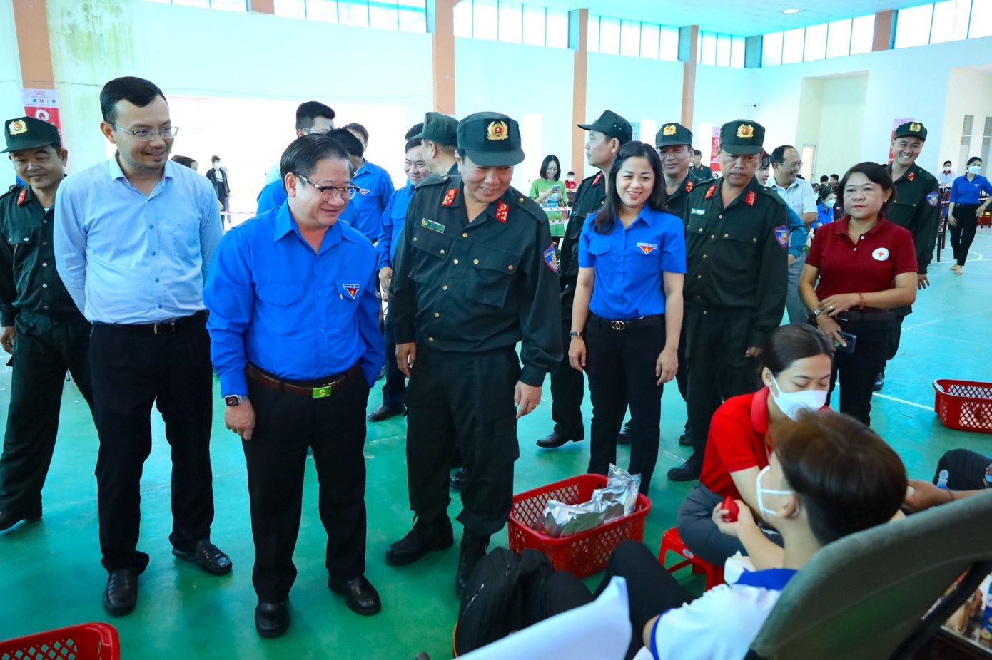 Theo ông Trần Việt Trường, hiến máu cứu người là một nghĩa cử cao đẹp cần được duy trì và lan tỏa rộng rãi. Đó không chỉ là một hành động đẹp vì xã hội, giúp những bệnh nhân khó khăn, cần máu để vượt qua cơn hiểm nghèo; mà còn mang lại lợi ích sức khoẻ cho người hiến.