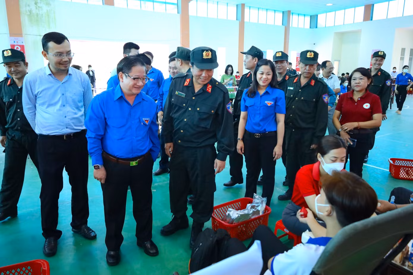 Theo ông Trần Việt Trường, hiến máu cứu người là một nghĩa cử cao đẹp cần được duy trì và lan tỏa rộng rãi. Đó không chỉ là một hành động đẹp vì xã hội, giúp những bệnh nhân khó khăn, cần máu để vượt qua cơn hiểm nghèo; mà còn mang lại lợi ích sức khoẻ cho người hiến.