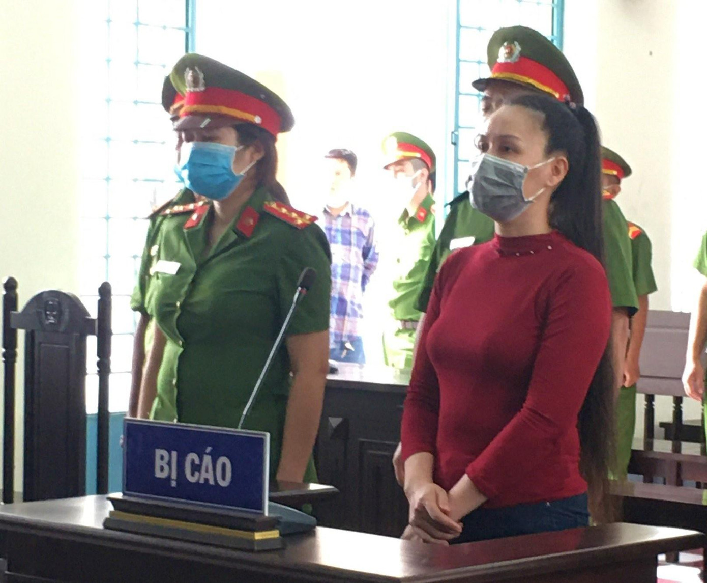 Bị cáo Bình tại phiên tòa. Bị cáo Bình tại phiên tòa.