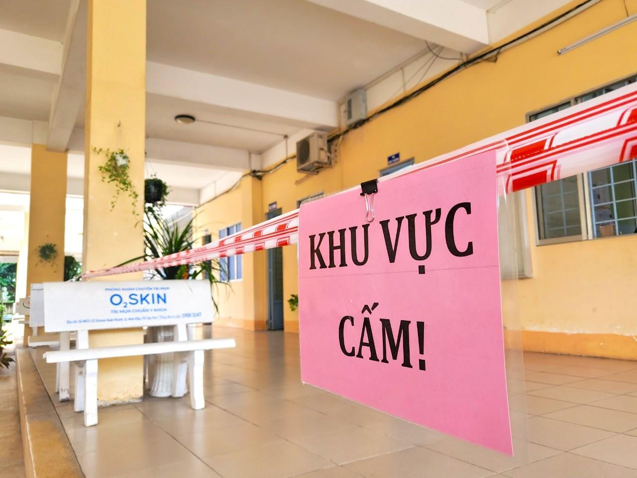 Khu vực phòng đề thi được giăng dây và treo bảng cấm - Ảnh: Kim Hà. Khu vực phòng đề thi được giăng dây và treo bảng cấm - Ảnh: Kim Hà.
